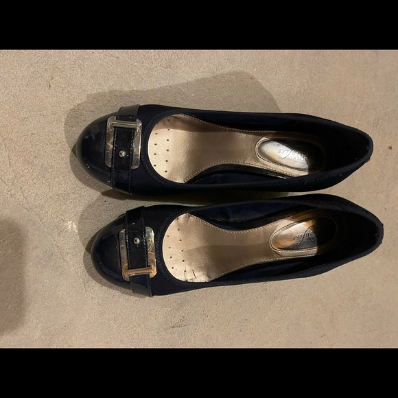 Shoes - Picture 3 of 3